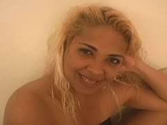 Geile lockige Blonde mag blasen Geile lockige Blonde mag blasen