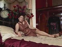 Milf besorgt es sich selbst Milf besorgt es sich selbst